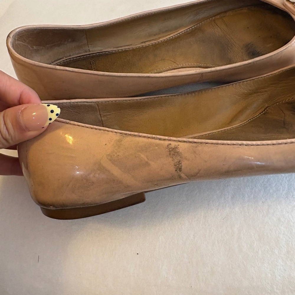 Tory Burch Claire Ballet Flats Nude Patent Leather Gold Logo Medallion Size 9 - Picture 5 of 5